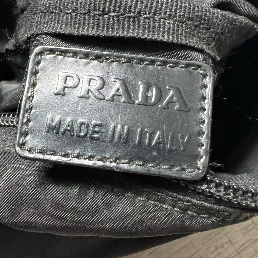 PRADA VELA MINI BLACK RE-NYLON BEAUTY TECH CASE ZIP BAG - Picture 10 of 16